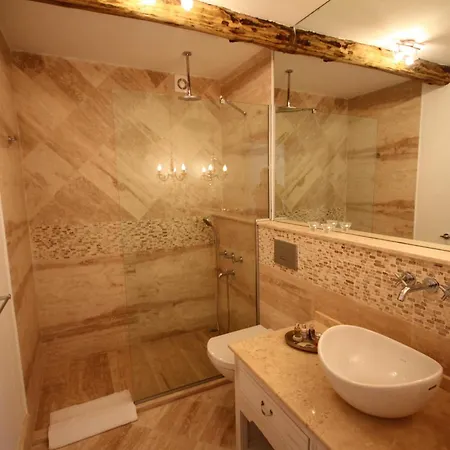 Luce Design - Special Category מלון 4*