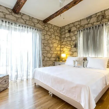 Luce Design - Special Category 4*