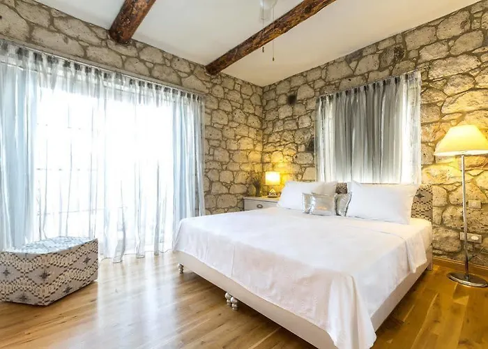 Luce Design - Special Category 4*